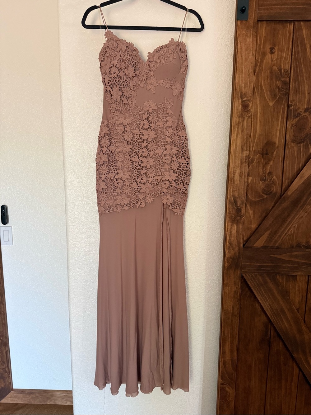 Windsor Mauve Lace Appliqué Spaghetti Strap Maxi Dress